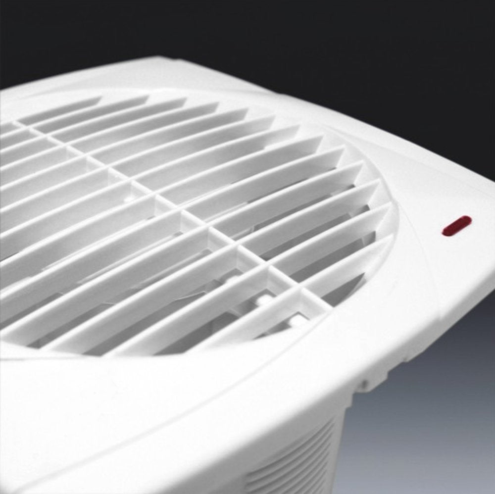 Kopalniški ventilator s časovnikom CATA B-12 PLUS T, 20 W, priključek 120 mm, bel – izdelek 00982100 – fotografija serije 3. Fotografija velja za celotno serijo; mere izbranega artikla so navedene v opisu.