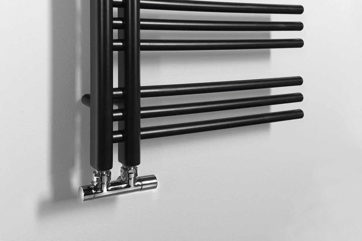 Kopalniški radiator SAPHO DORLION, 500 × 1200 mm, mat črn – izdelek 1130-21 – dodatni pogled 3. Na sliki so prikazani tudi priključni ventili; vsebina nakupa je navedena v opisu.