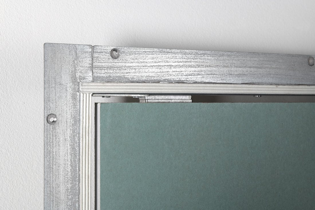 Revizijska vratca pod ploščice SAPHO ZARZ, 40 × 60 cm, odpiranje klik-klak, podporna kolesca – izdelek ZV172K – fotografija serije 2. Fotografija velja za celotno serijo; mere izbranega artikla so navedene v opisu.