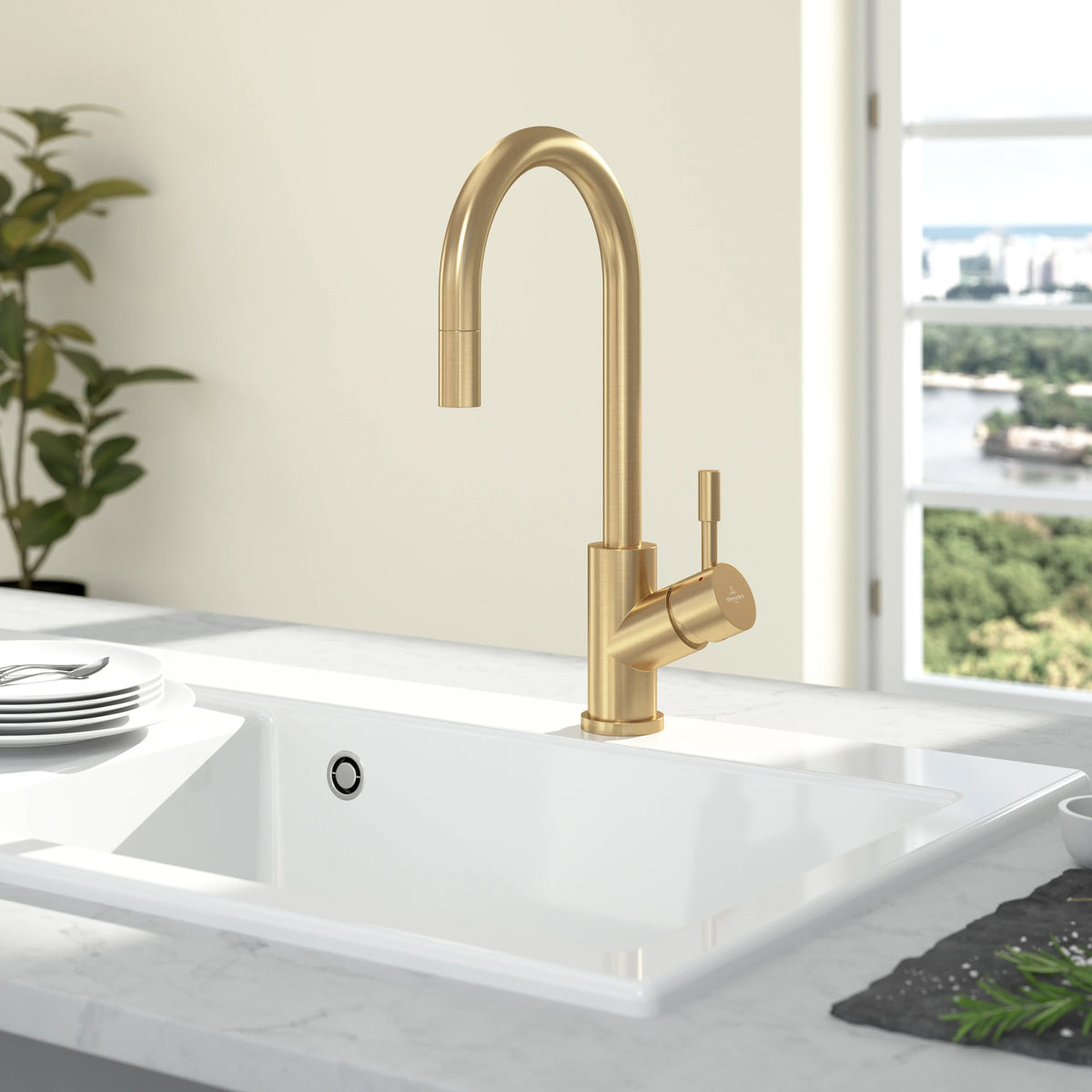 VILLEROY & BOCH Umbrella Flex kuhinjska armatura z izvlečno prho, nerjavno jeklo, zlata (92540003) – prikaz v prostoru, pogled 1